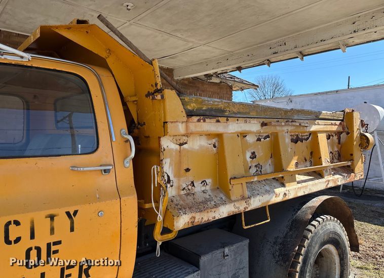 image for item FB2997 1987 Chevrolet C70 dump truck