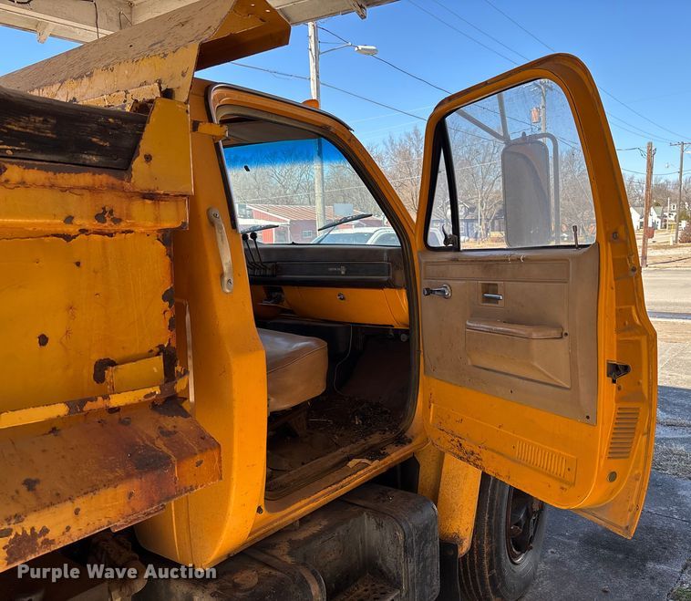 image for item FB2997 1987 Chevrolet C70 dump truck