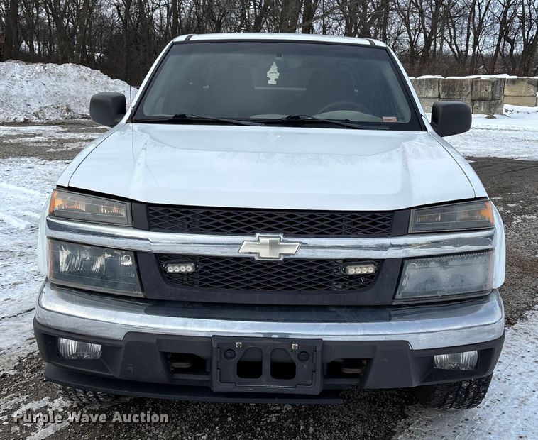 image for item FB3488 2004 Chevrolet Colorado Crew Cab pickup truck