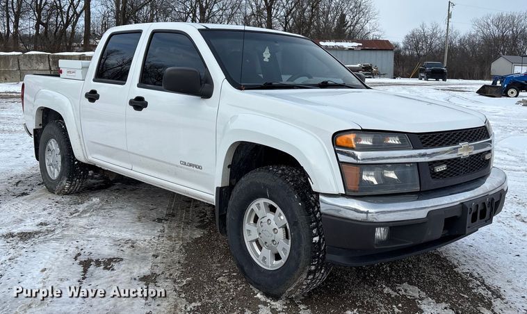image for item FB3488 2004 Chevrolet Colorado Crew Cab pickup truck