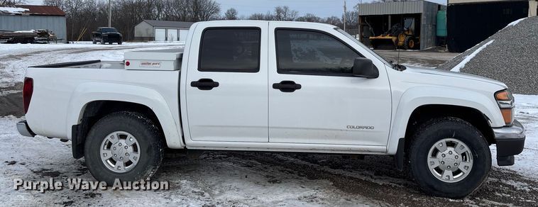 image for item FB3488 2004 Chevrolet Colorado Crew Cab pickup truck