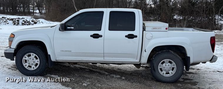 image for item FB3488 2004 Chevrolet Colorado Crew Cab pickup truck