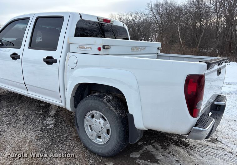 image for item FB3488 2004 Chevrolet Colorado Crew Cab pickup truck