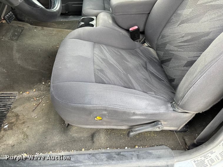 image for item FB3488 2004 Chevrolet Colorado Crew Cab pickup truck