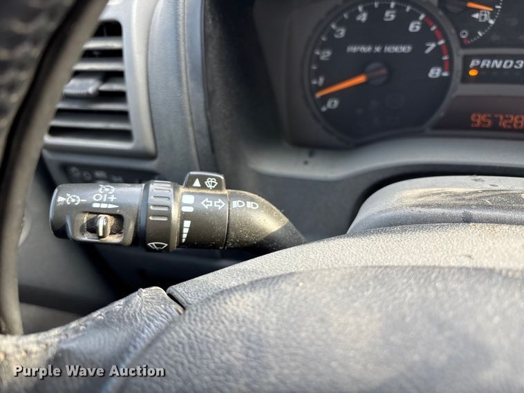 image for item FB3488 2004 Chevrolet Colorado Crew Cab pickup truck