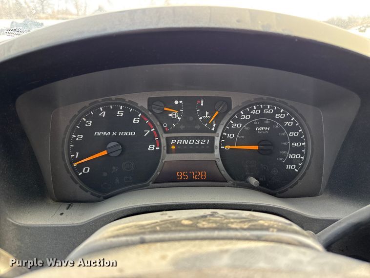 image for item FB3488 2004 Chevrolet Colorado Crew Cab pickup truck