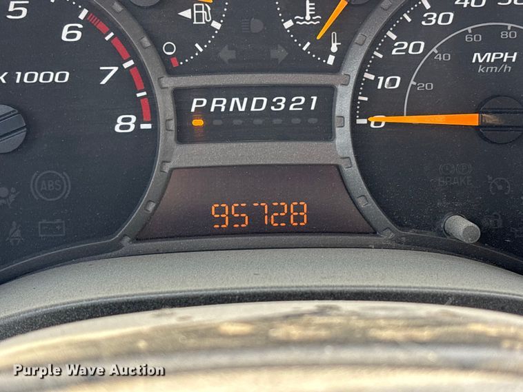 image for item FB3488 2004 Chevrolet Colorado Crew Cab pickup truck