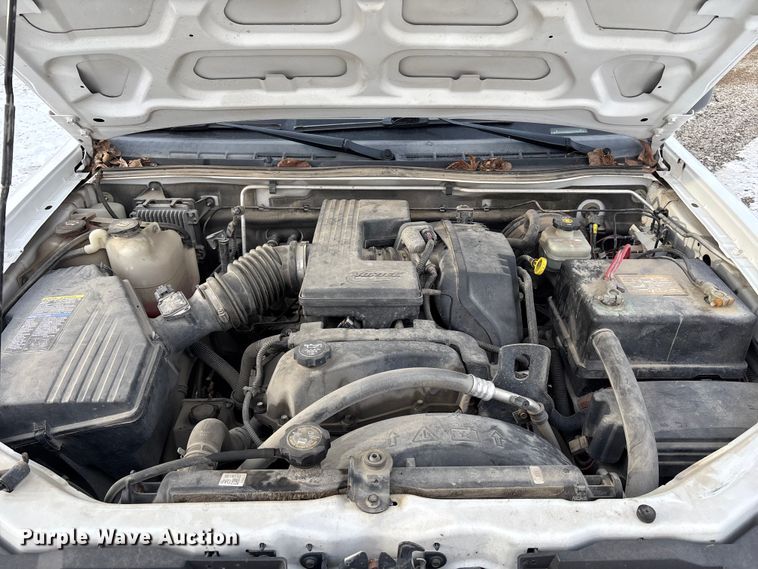 image for item FB3488 2004 Chevrolet Colorado Crew Cab pickup truck