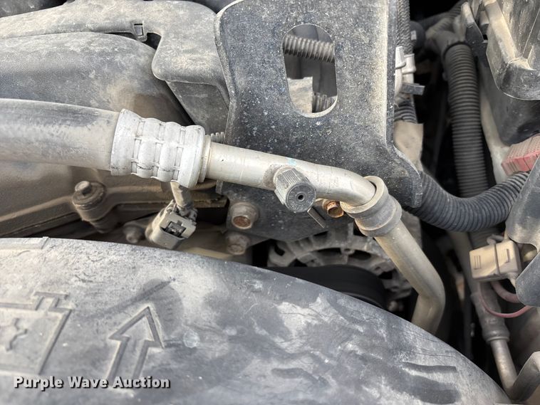 image for item FB3488 2004 Chevrolet Colorado Crew Cab pickup truck