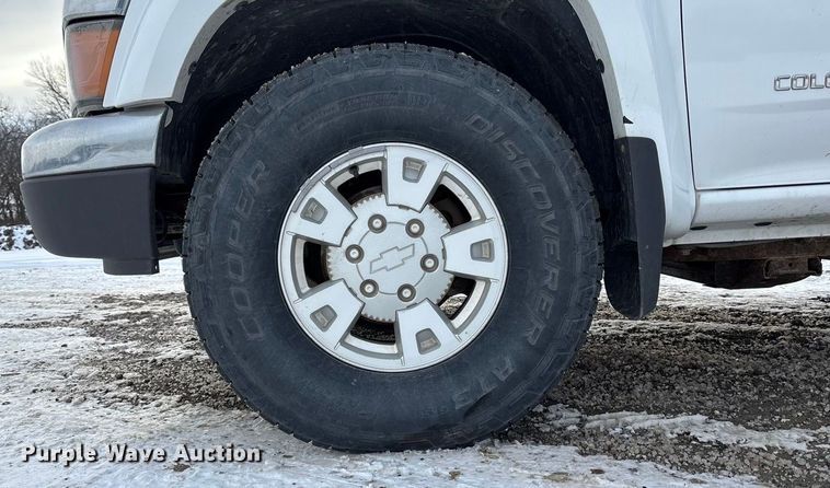 image for item FB3488 2004 Chevrolet Colorado Crew Cab pickup truck