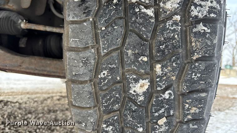 image for item FB3488 2004 Chevrolet Colorado Crew Cab pickup truck