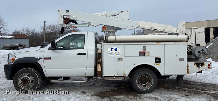 image for item FB3489 2009 Dodge Ram 5500 bucket truck