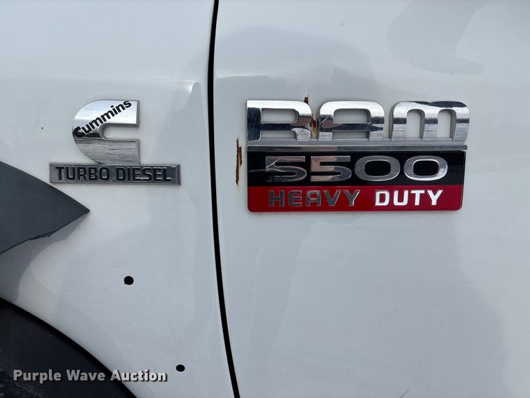 image for item FB3489 2009 Dodge Ram 5500 bucket truck