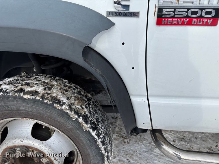 image for item FB3489 2009 Dodge Ram 5500 bucket truck