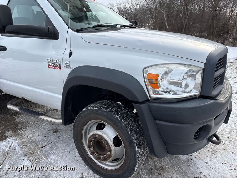 image for item FB3489 2009 Dodge Ram 5500 bucket truck
