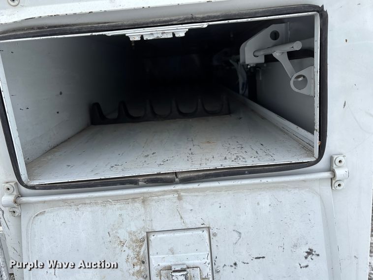 image for item FB3489 2009 Dodge Ram 5500 bucket truck