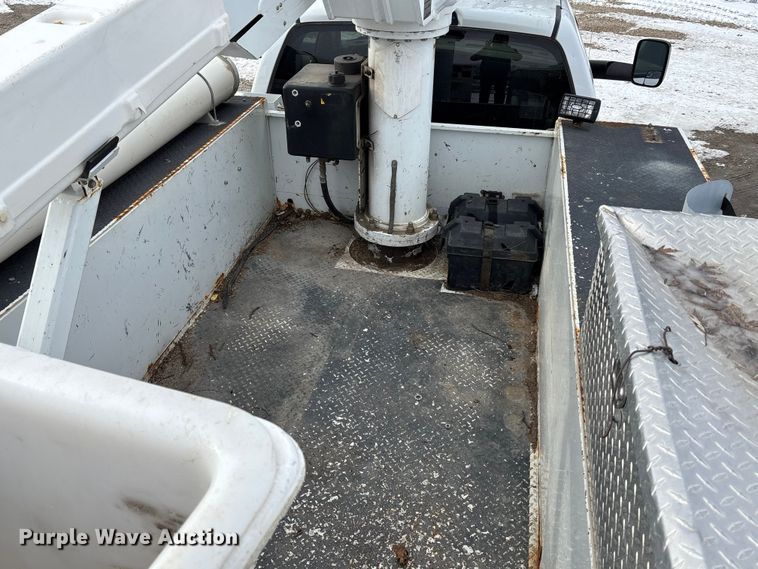 image for item FB3489 2009 Dodge Ram 5500 bucket truck