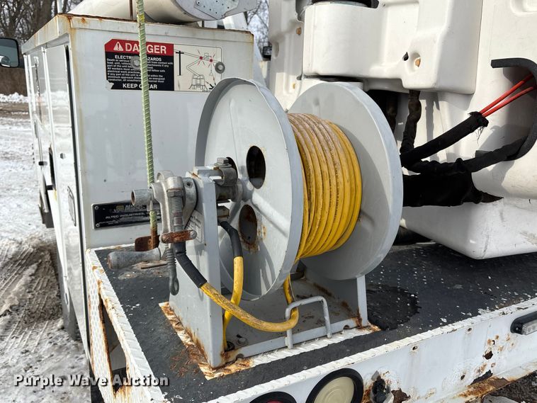 image for item FB3489 2009 Dodge Ram 5500 bucket truck