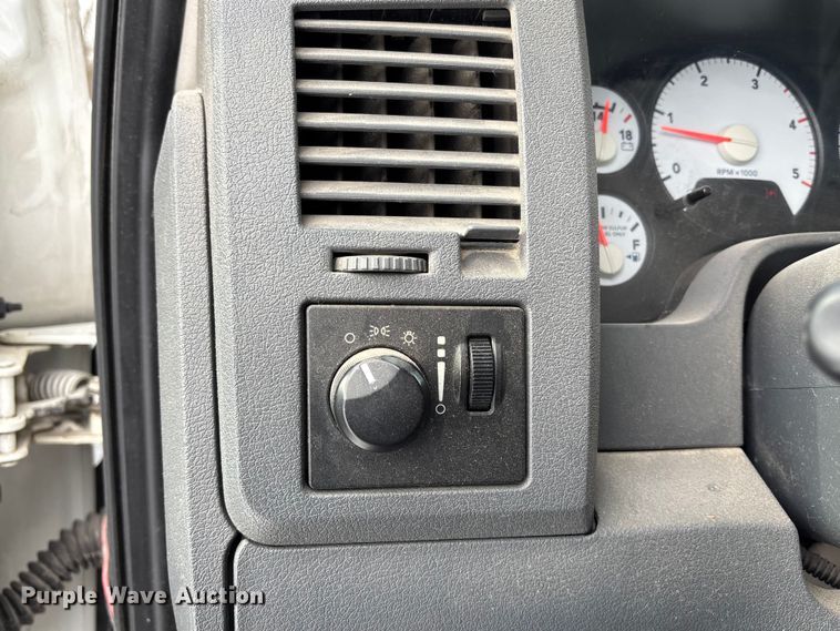 image for item FB3489 2009 Dodge Ram 5500 bucket truck