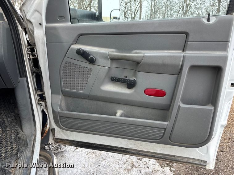 image for item FB3489 2009 Dodge Ram 5500 bucket truck