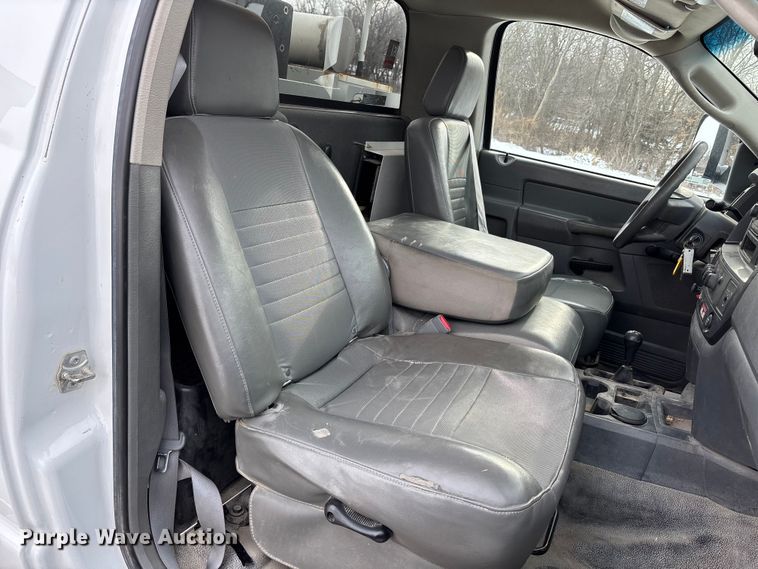 image for item FB3489 2009 Dodge Ram 5500 bucket truck