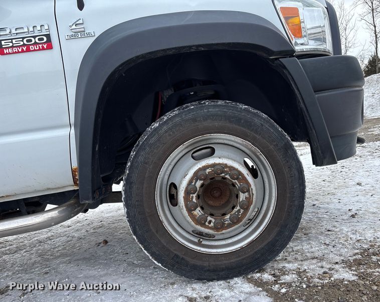 image for item FB3489 2009 Dodge Ram 5500 bucket truck