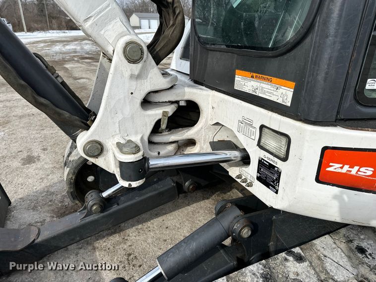 image for item FB3490 2005 Bobcat 435 mini excavator