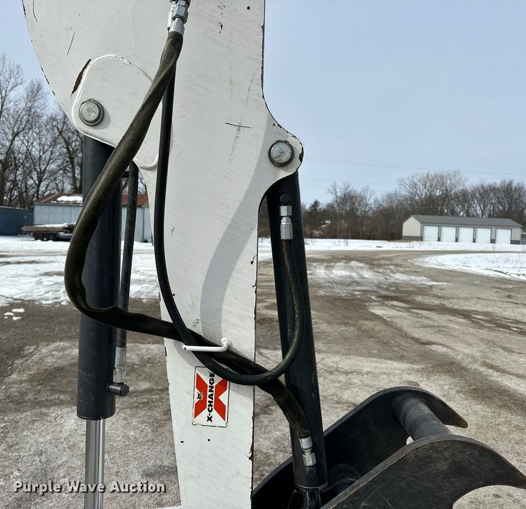 image for item FB3490 2005 Bobcat 435 mini excavator