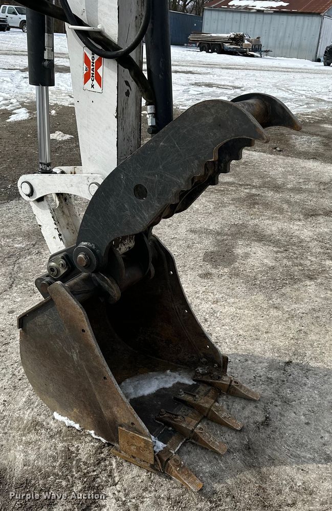 image for item FB3490 2005 Bobcat 435 mini excavator