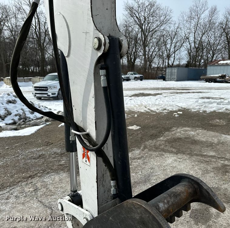 image for item FB3490 2005 Bobcat 435 mini excavator