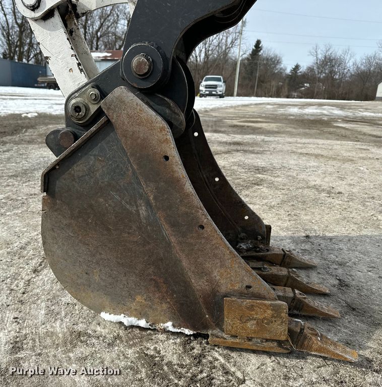 image for item FB3490 2005 Bobcat 435 mini excavator