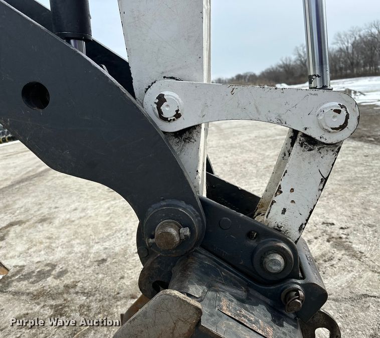 image for item FB3490 2005 Bobcat 435 mini excavator