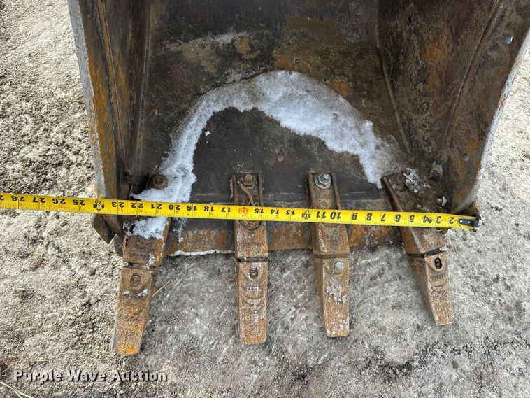 image for item FB3490 2005 Bobcat 435 mini excavator