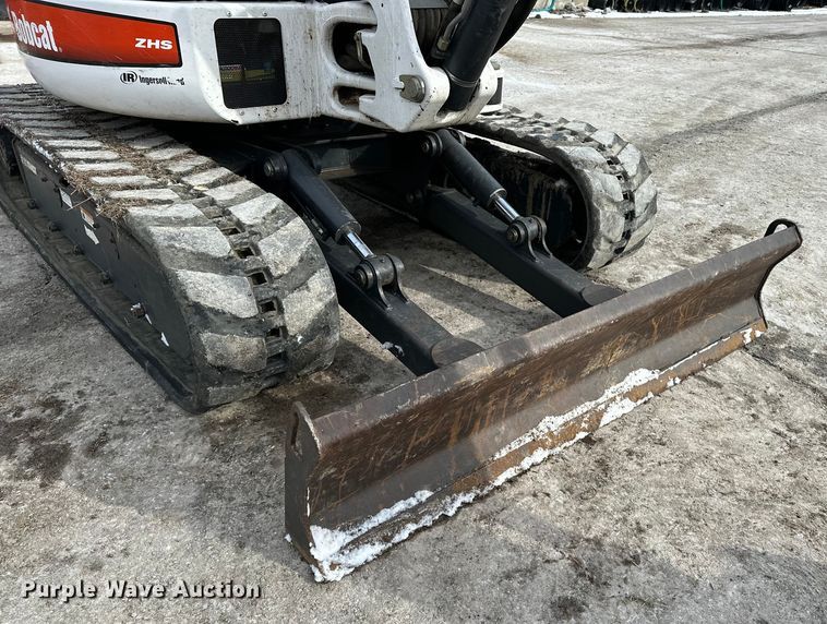 image for item FB3490 2005 Bobcat 435 mini excavator