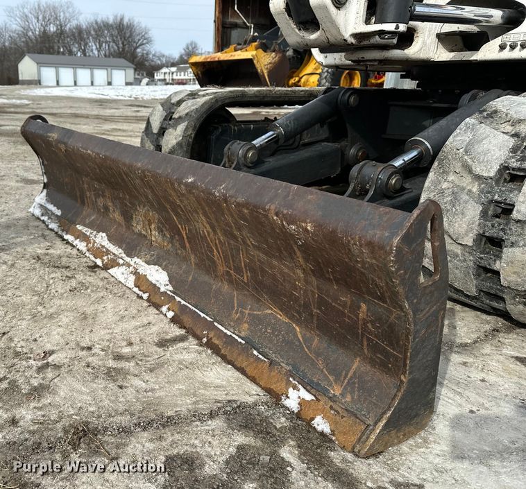 image for item FB3490 2005 Bobcat 435 mini excavator