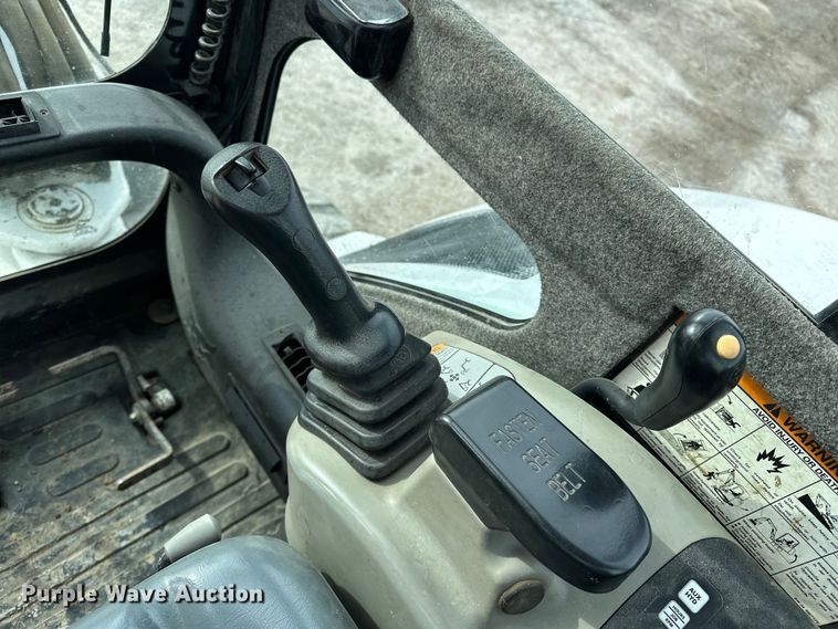 image for item FB3490 2005 Bobcat 435 mini excavator