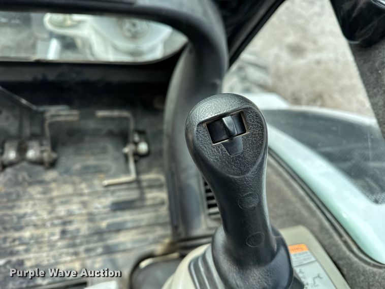 image for item FB3490 2005 Bobcat 435 mini excavator