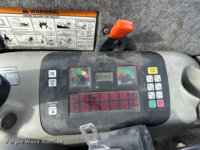 image for item FB3490 2005 Bobcat 435 mini excavator