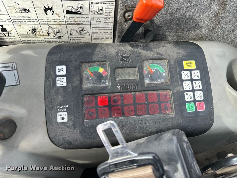 image for item FB3490 2005 Bobcat 435 mini excavator