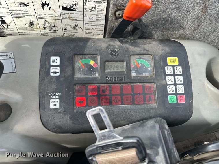 image for item FB3490 2005 Bobcat 435 mini excavator