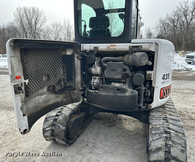 image for item FB3490 2005 Bobcat 435 mini excavator