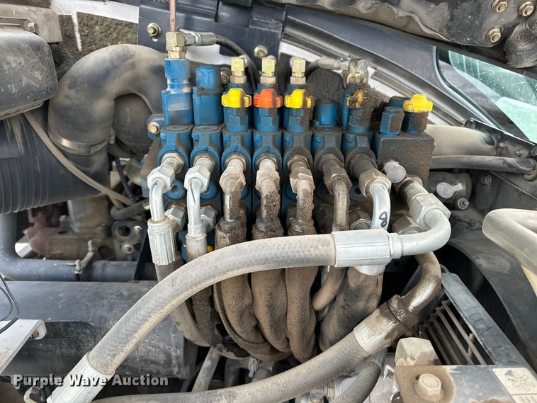 image for item FB3490 2005 Bobcat 435 mini excavator