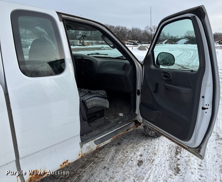 image for item FB3495 2003 Ford F150 Ext. Cab pickup truck