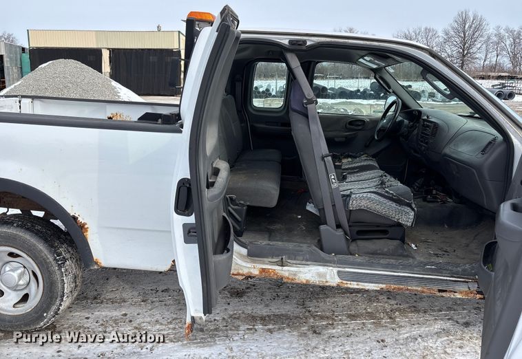 image for item FB3495 2003 Ford F150 Ext. Cab pickup truck