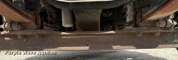 image for item FG0044 2006 International 7400 tank truck