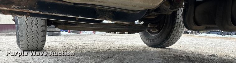 image for item FG0044 2006 International 7400 tank truck