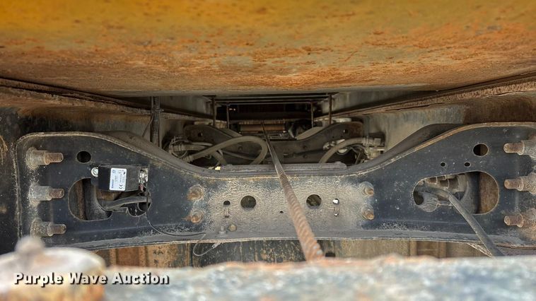 image for item FG0044 2006 International 7400 tank truck