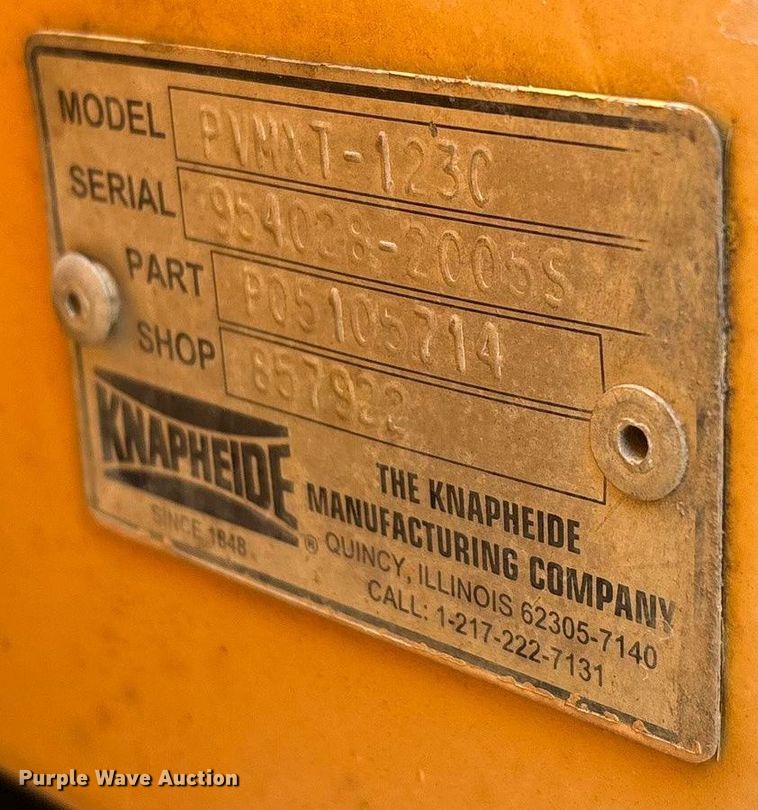 image for item FG0044 2006 International 7400 tank truck