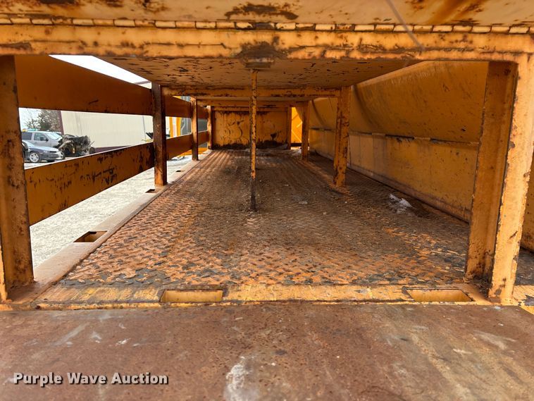 image for item FG0044 2006 International 7400 tank truck