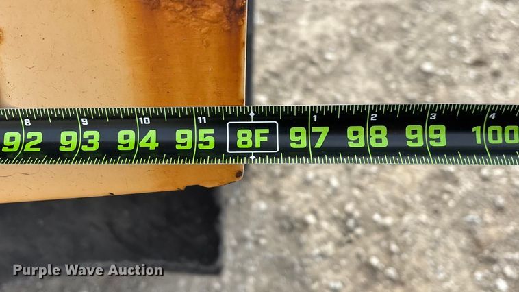 image for item FG0044 2006 International 7400 tank truck